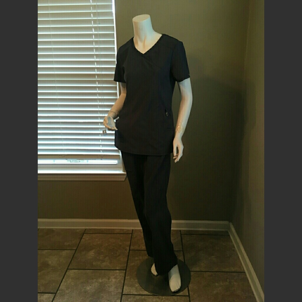 Cherokee Infinity Scrub Set - Size Small